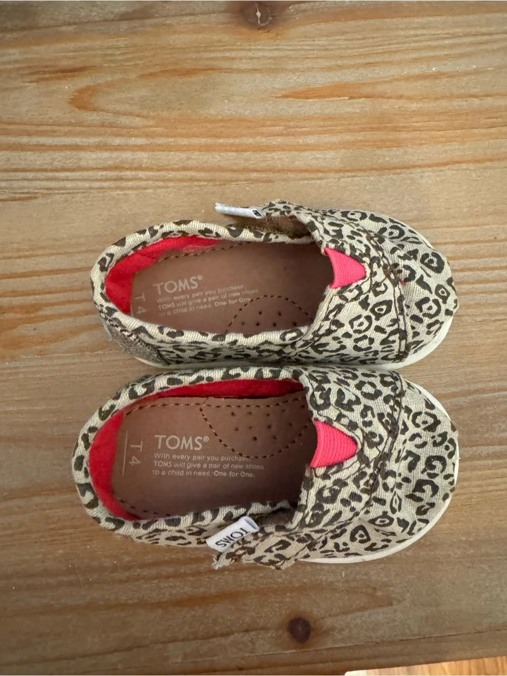 TOMS Kids Leopard-Print Slip-On Shoes in Beige with Pink Accent